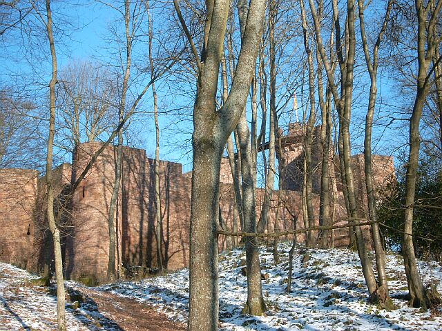 Burg Montclair im Winter 2003